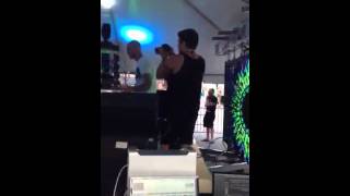 DJ Slim Tim freezes at City Light Electronic Music Fest