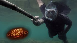 On The Trail Of A Coral Killer - River Monsters