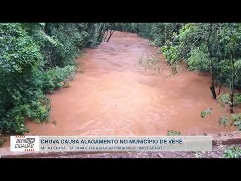 Chuva causa alagamentos na área central de Verê no último sábado