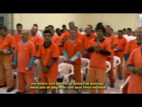 Presidiários Cantam Para as Mães!