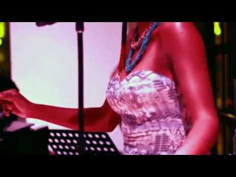 Kerrie- Anne 'Sunday Morning' (cover) live jam