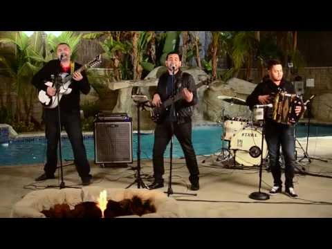 Grupo Escolta en vivo 2014 "3-8 En La Cintura"