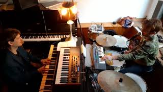 Desaparecere (Deerhoof) - Songs from the pool #9