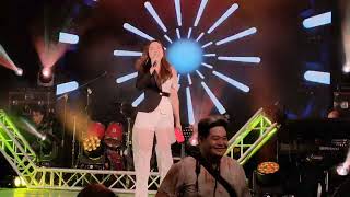 Download lagu Jacqueline Ng sang '安娜”。 mp3