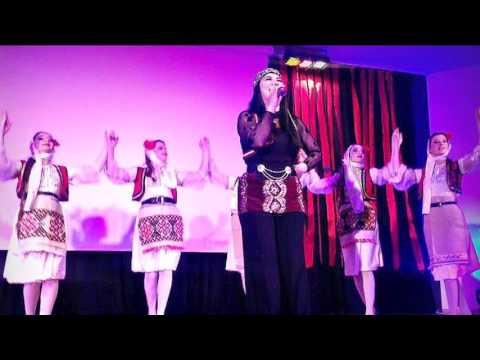 Lazarela - Lulja në odë  brenda & Kur ma hidhje vallen