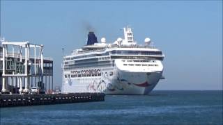 Norwegian Star arriving in Melbourne,8th of February 2017