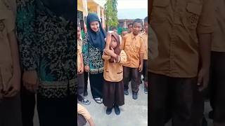 Download lagu Pramuka saat periksa pakaian  #madrasahhebatbermartabat #madrasah #hijab #sekolah #religion mp3