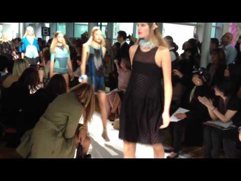 VIDEO SFILATE DONNA MILANO S/S 2013 -  MISSONI