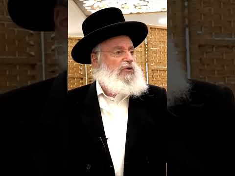 Where does Rav Asher Weiss feel special when visiting & Why?