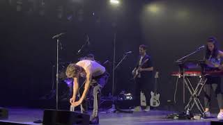 Download lagu Troye Sivan - “Angel Baby” live in NYC mp3