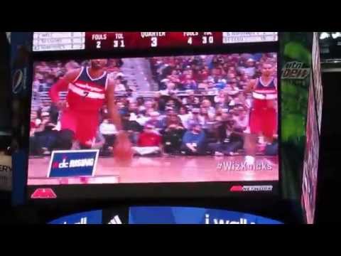 Kris Humphries Dunk - Wizards vs Knicks - 4/3/2015