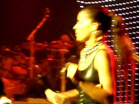 Nelly Furtado -Promiscuous (Pt 1) (Atlanta, GA) (June 07)