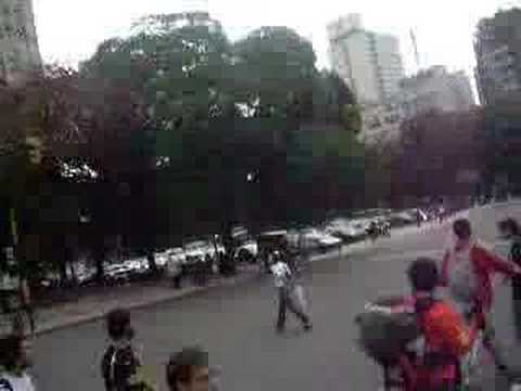 "GARRA BLANCA CAMINANDO POR B. AIRES 2008 PARTE 3" Barra: Garra Blanca &bull; Club: Colo-Colo