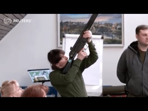 Estonian women train to fight amid Ukraine crisis