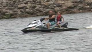 preview picture of video 'WATER TUBING, JET SKIING, BOATING, FISHING on LAKE PONCA - 4th of JULY WEEKEND 2009'