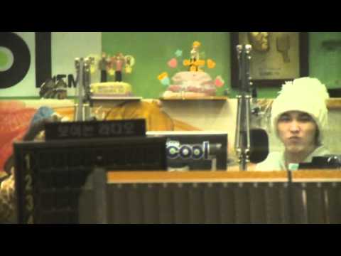 120104 Sukira- Sungmin's Hands Up.