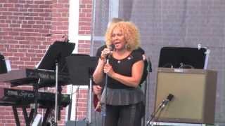 Darlene Love "Lean On Me" The Big E 2013
