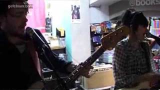 Howling Bells - Into the Chaos