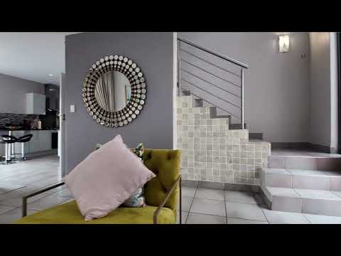 R2,395,000 | 3 Bedroom Cluster For Sale in Fourways