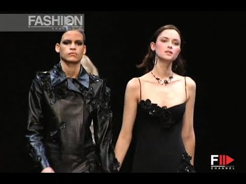 MOSCHINO Fall Winter 2001 2002 Milan - Fashion Channel
