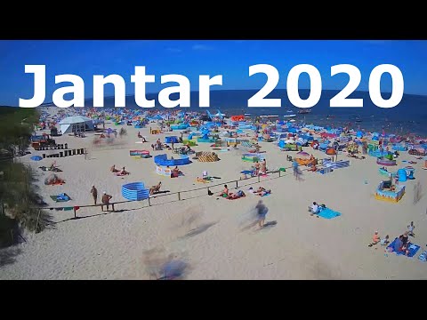 Tłumy w Jantarze. Godzina z życia plaży - sezon 2020