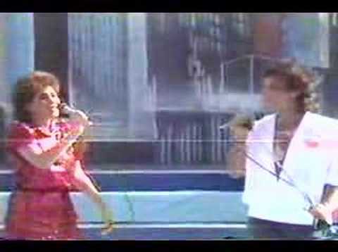 Roberto Carlos - De repente el amor con Lanni Hall 1985