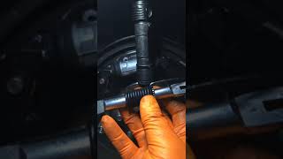 2014 Toyota  corolla rear brake shoe change quick rundown