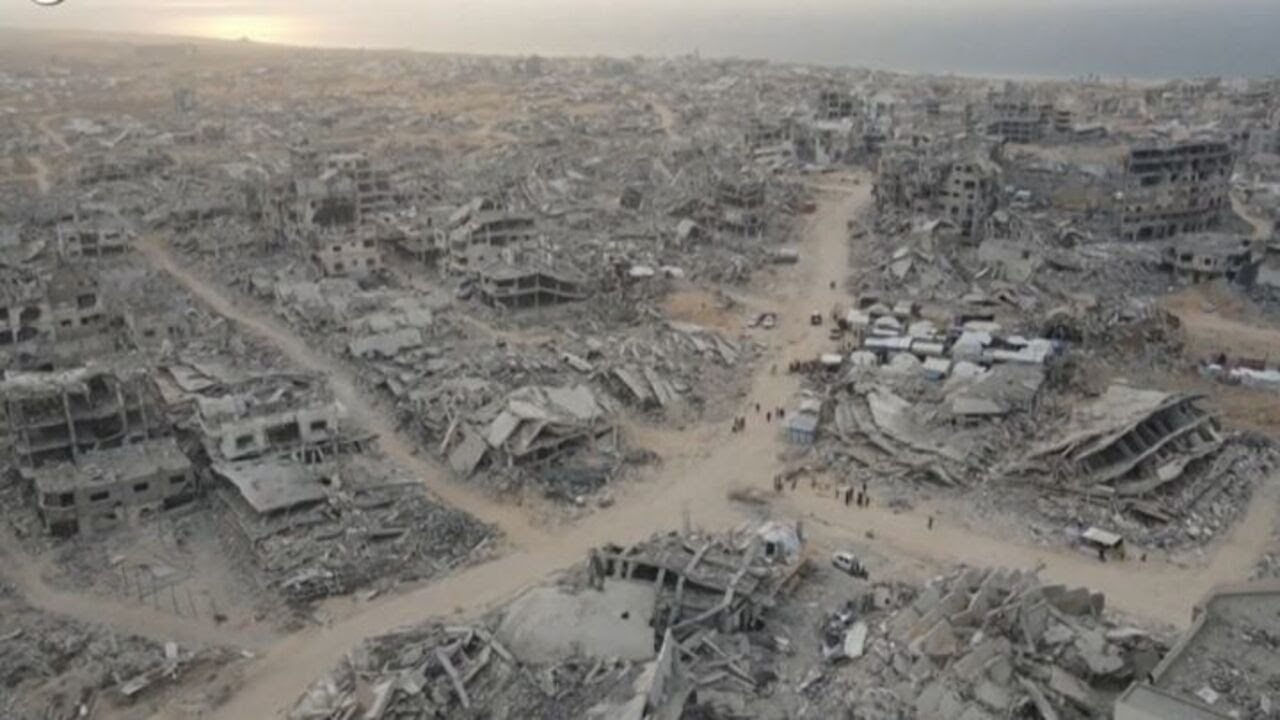 Gaza, le immagini della devastazione dopo due anni di guerra