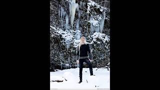 Kampfar- Kledd i brynje og smykket blodorm