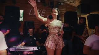 Download lagu Alexia Nicole❎️ AlbHai Ola Ola❎️ Zi fă cu cine umbli X❎️ 100 LIVE 2025 mp3 Download lagu Alexia Nicole❎️ AlbHai Ola Ola❎️ Zi fă cu cine umbli X❎️ 100 LIVE 2025 mp3