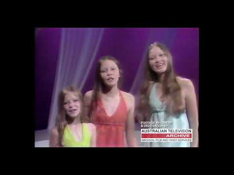 🎶 1974 COLOR AUSTRALIAN TV FOOTAGE RECOVERED – THE WALLIS SISTERS IN FULL COLOR! 📺✨