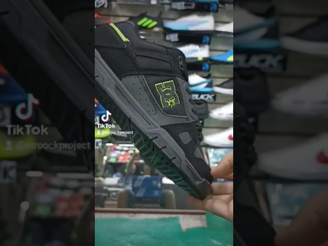Vídeo relacionado con Dcshoes DC Star Pocket, Camiseta con Bolsillo para Hombre Negro