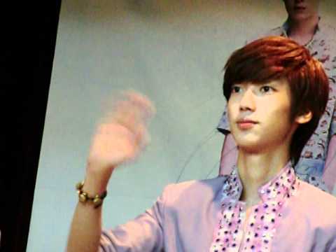 120624 BOYFRIEND  Fan Sign07