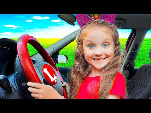 Estamos en la Canción del Coche - Lisa y Alex Cancion Infantil