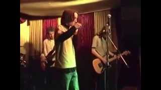 the earthmen live at The Punters Club Hotel