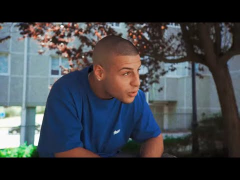 Decka - Mil Rosas 🌹 | Videoclip Oficial 