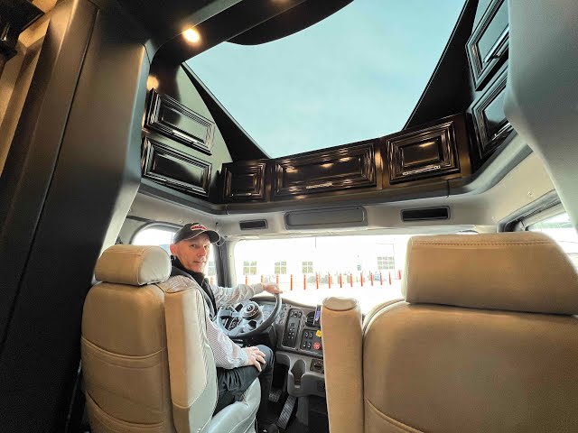 Preview image of 2023 Newmar Supreme Aire 4575 (17N221323) youtube video