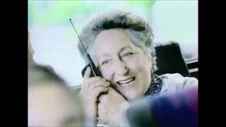 Publicité 1995 Itineris France Télécom (Emma De Caunes et les gens du bus parlent à Cécile)