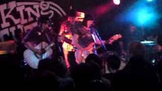 The Breeders &quot;Metal Man&quot; live at King Tuts Wah Wah Hut, 19-May-2009