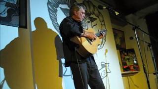 Steve Tilston sings 'Night Ferry' at the Ram Club