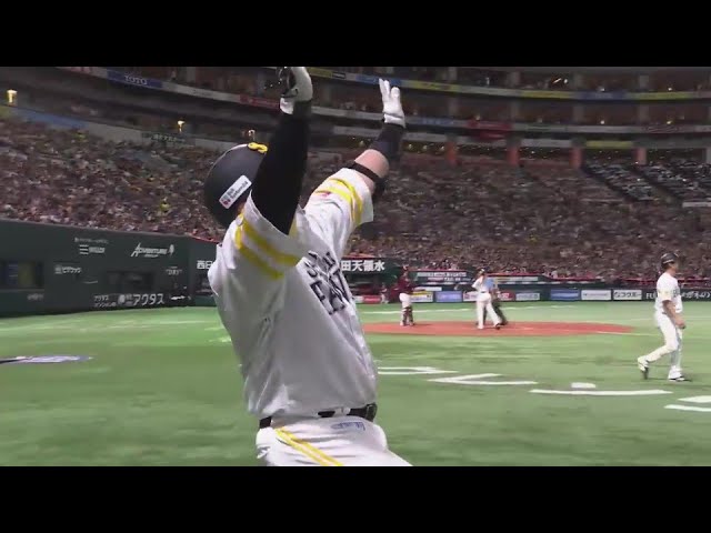 【5回裏】4番の一振り!! ホークス・山川穂高 チャンスで3ランHRを放ち点差を縮める!!  2024年8月10日 福岡ソフトバンクホークス 対 東北楽天ゴールデンイーグルス