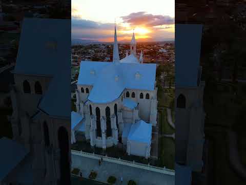 Más allá del sol... 🎶 iglesia San Rafael de Heredia, Costa Rica 🇨🇷