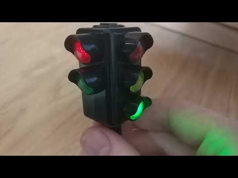 Обзор на игрушечный работающий светофор🚦