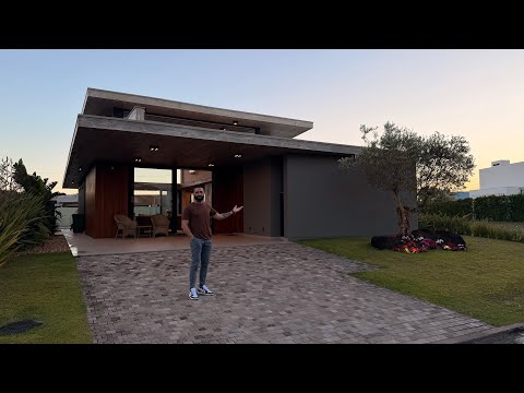 Luxury single-story house for sale in the Celebration gated community in Xangri-Lá | Channel rela...