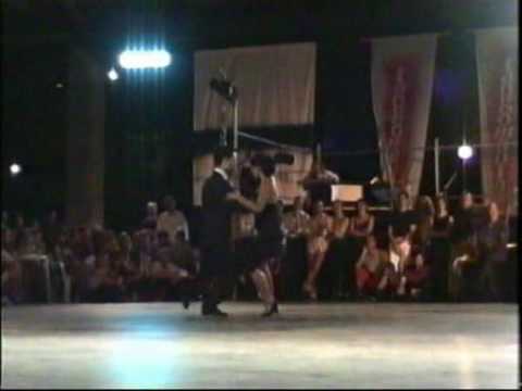  Javier Rodriguez  and  Geraldine Rojas  are  dancing  to  the  tango  "  Gallo Ciego  "