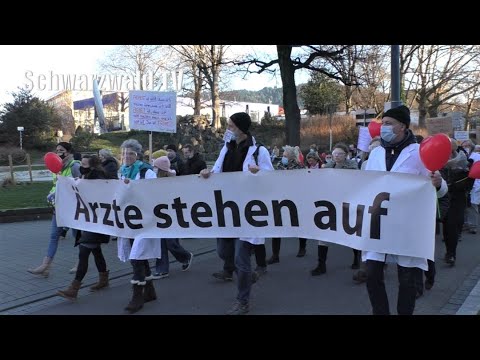 🚨😷 C-Demo Freiburg "Ärzte stehen auf" und gehen für Kinder und Jugendliche auf die Straße - O-Ton