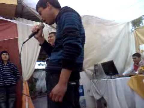 andres pino cantando corrido