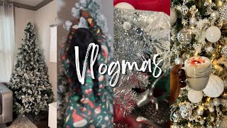 VLOGMAS DAY 1 2022: CHRISTMAS TREE DECORATING | FESTIVE HOT CHOCOLATE