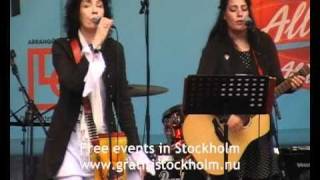 Stina Berge - Pariserhjul, Live at Allsång Mot Alliansen, Vitabergsparken, Stockholm 3(7)