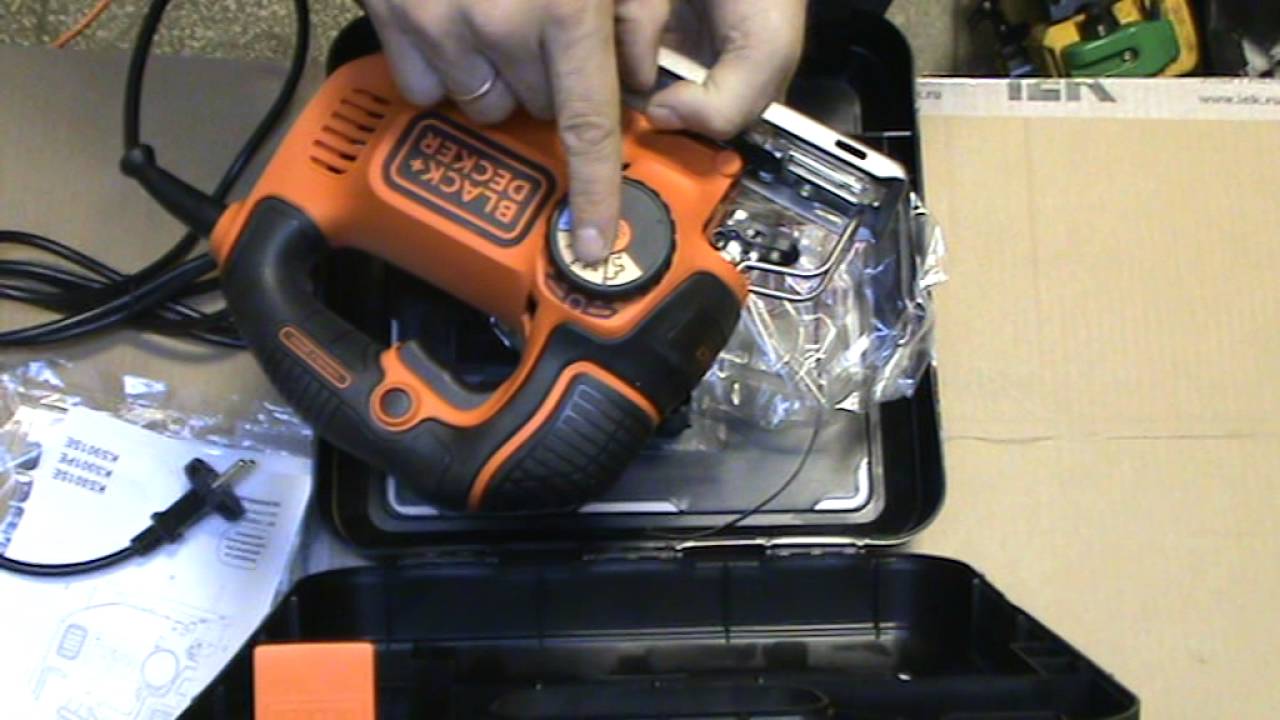 Лобзик Black & Decker KS901SEK-XK  620Вт маятниковое движение быстрый зажим пилки глубина 90мм кейс